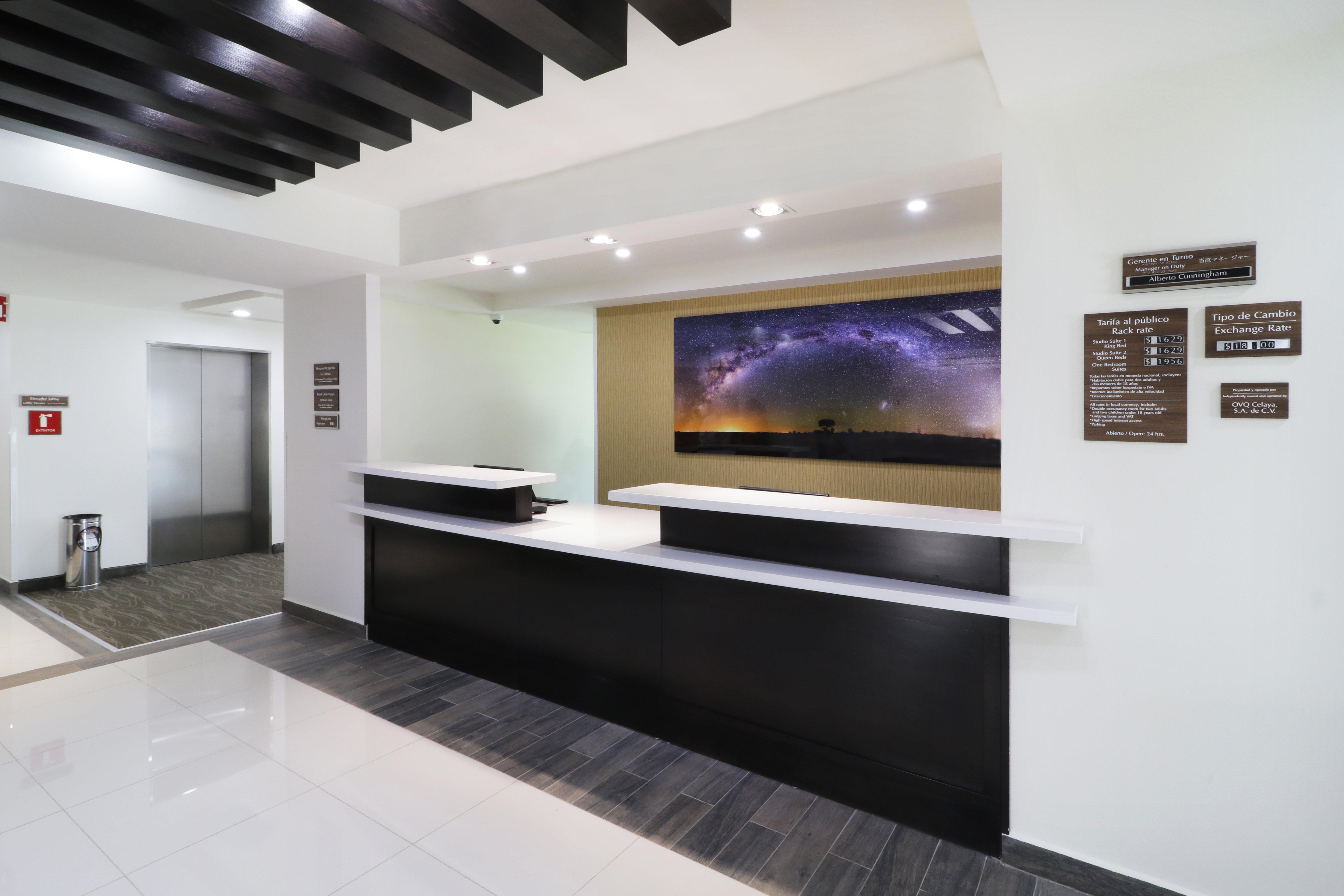Candlewood Suites Celaya Celaya  Exterior photo